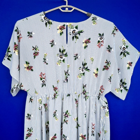 SOLD! •Like New |•XHILARATION•| Pretty Floral Striped Slit Maxi Romper Dress - Picture 6 of 14